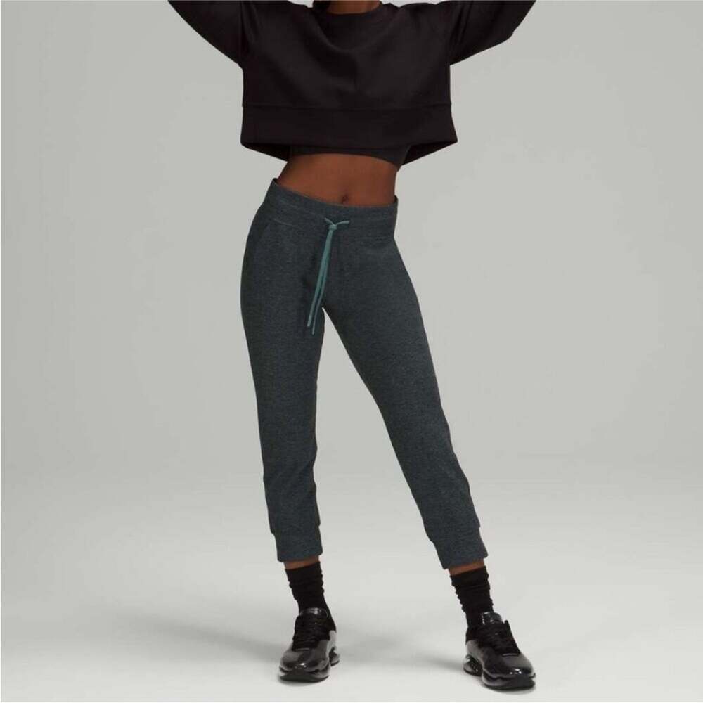 Lululemon Ready to Rulu Jogger Crop
Heathered Tidewater Teal / Black Size 8 Soft